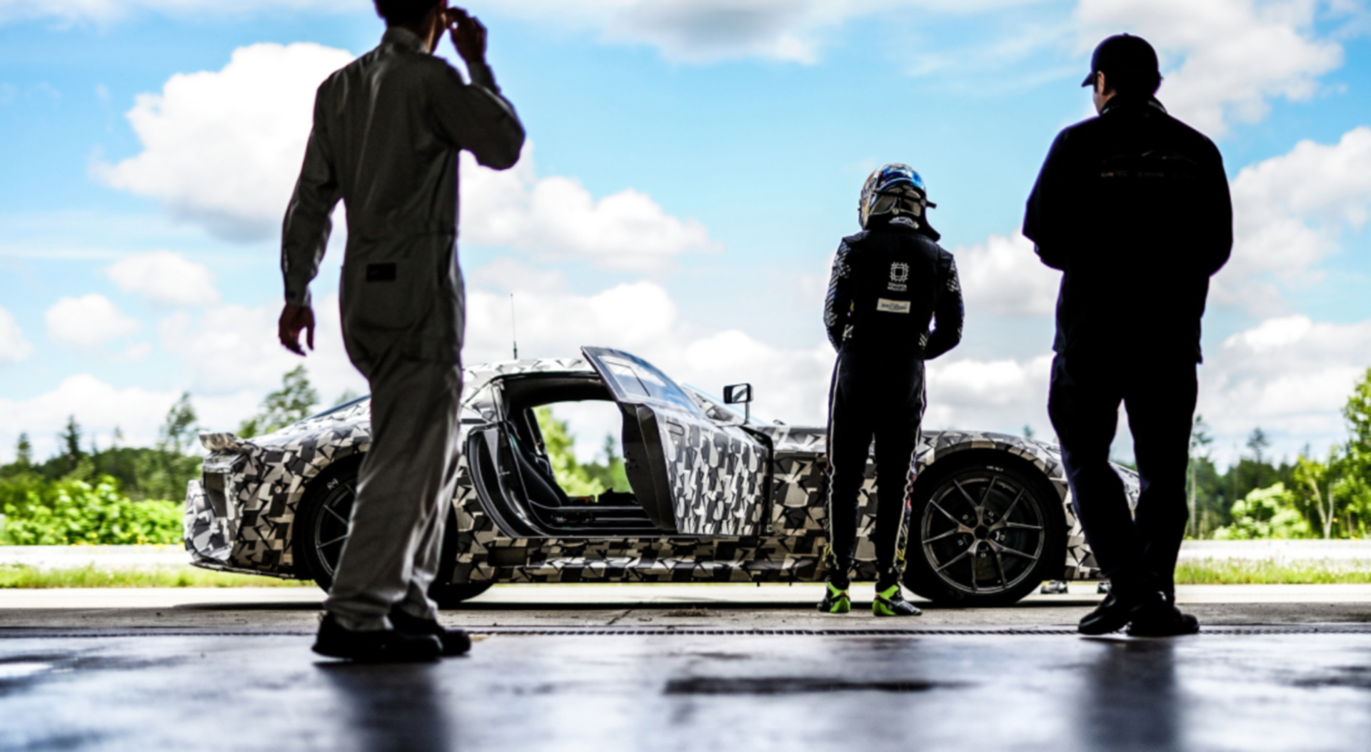 SMALL_pic_section_1_about_pic_2_pc